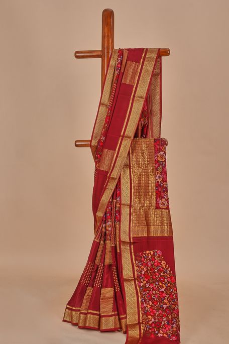 crepe maroon saree with blouse
